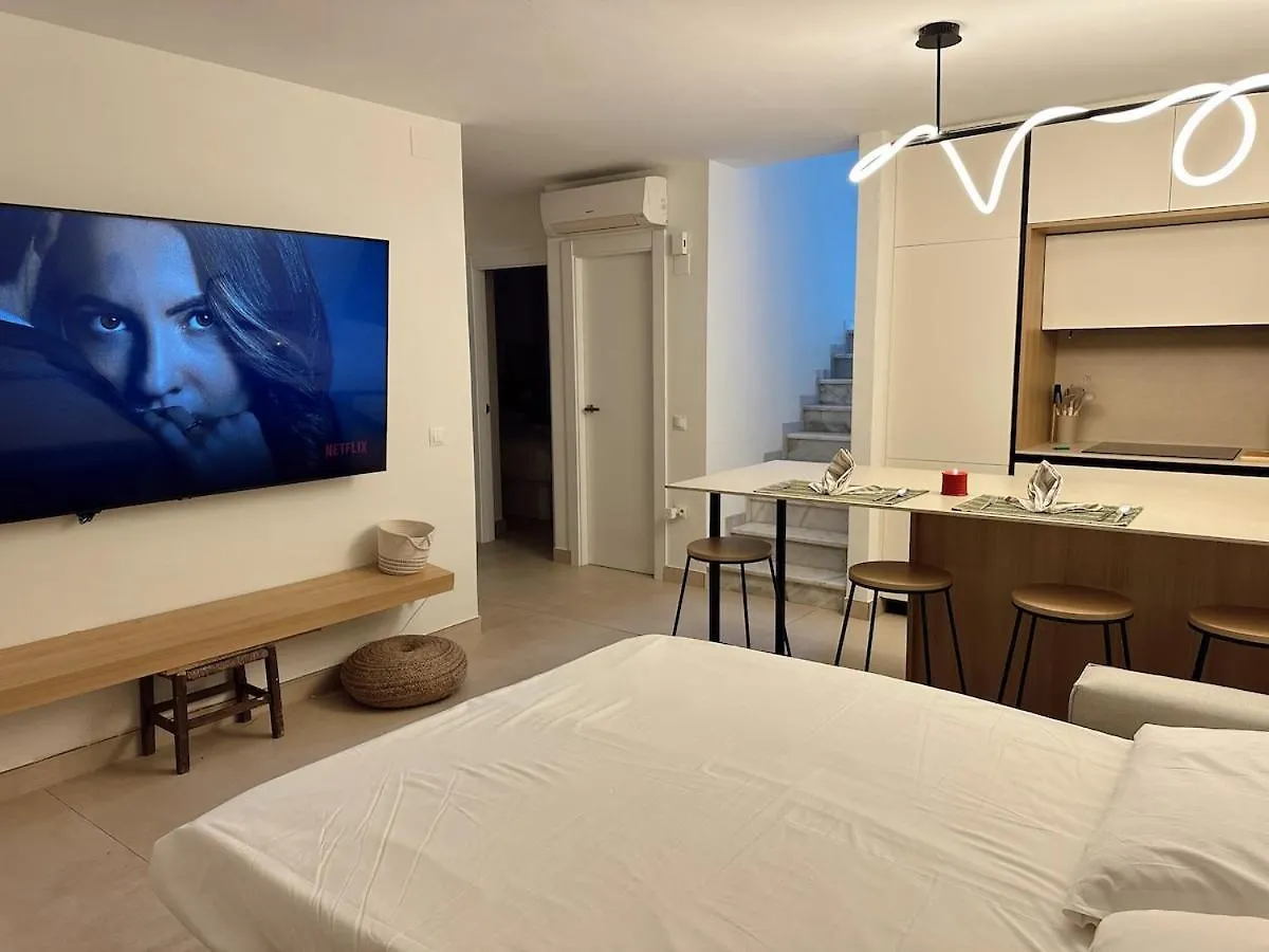 Marbella Hideaway Bbq, Pool & Best Walking Distance Beaches Appartement