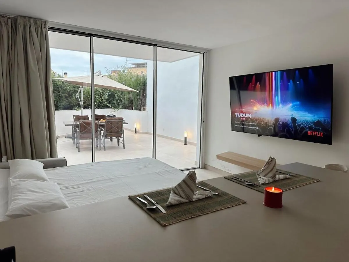 Marbella Hideaway Bbq, Pool & Best Walking Distance Beaches